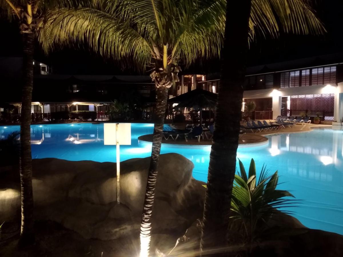 Studio Avec Grande Piscine, Plage Cannelle Caraibes Saint-Francois  Exterior foto